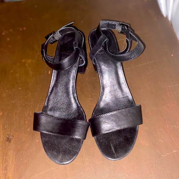 Tory Burch Black heels size 9 - Picture 2 of 2